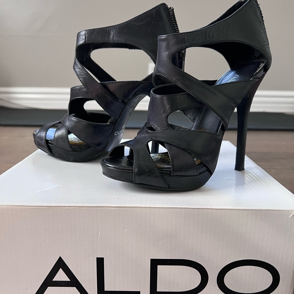 Aldo Vanhove Women’s Heels. Size 37